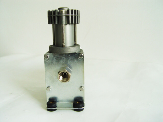 ปั๊มลมแบบโครเมี่ยม 120psi เดี่ยว 12 โวลต์ท่อตะกั่วสแตนเลส YURUI 6273R